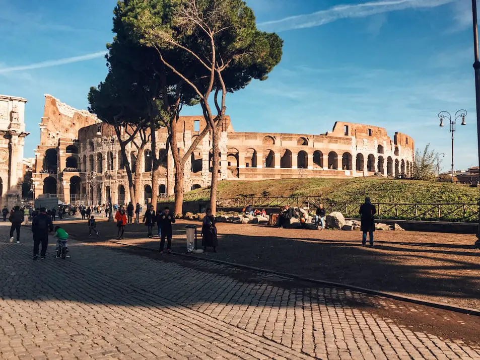 Rom Reisetipps Sehenswürdigkeiten Kolosseum ohne Menschen