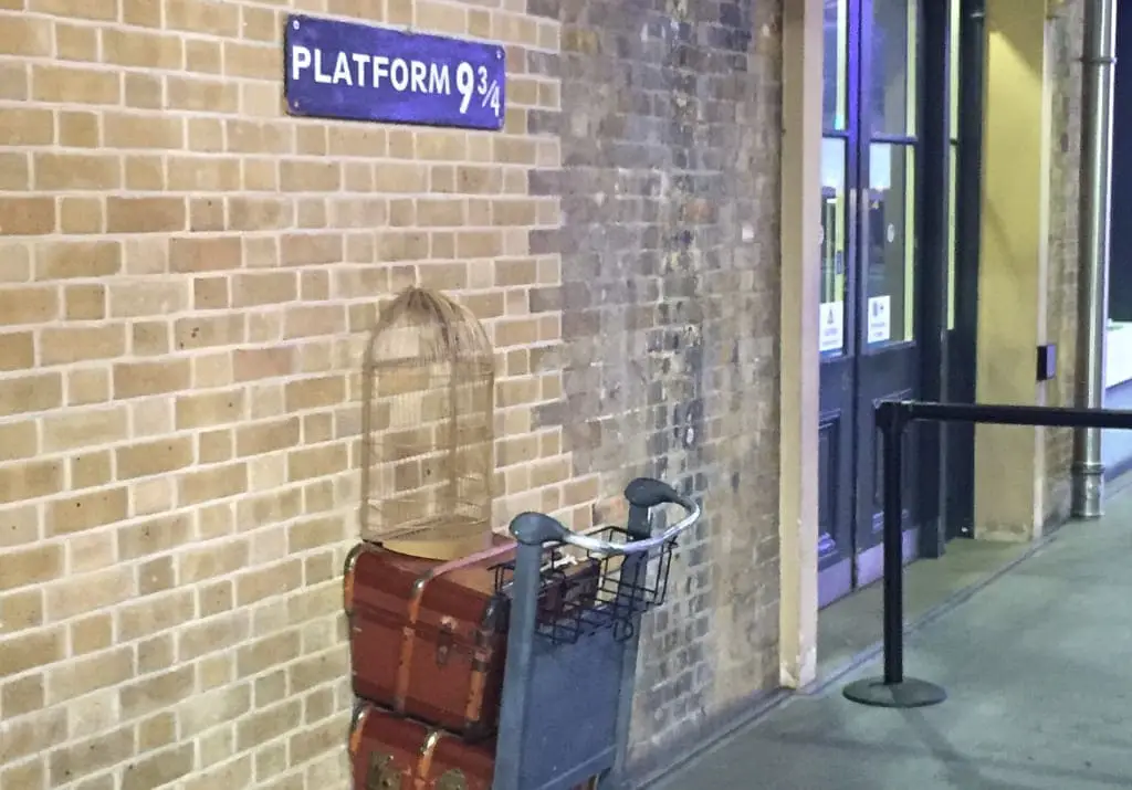 Kings Cross Platform 9 3/4 Harry Potter London