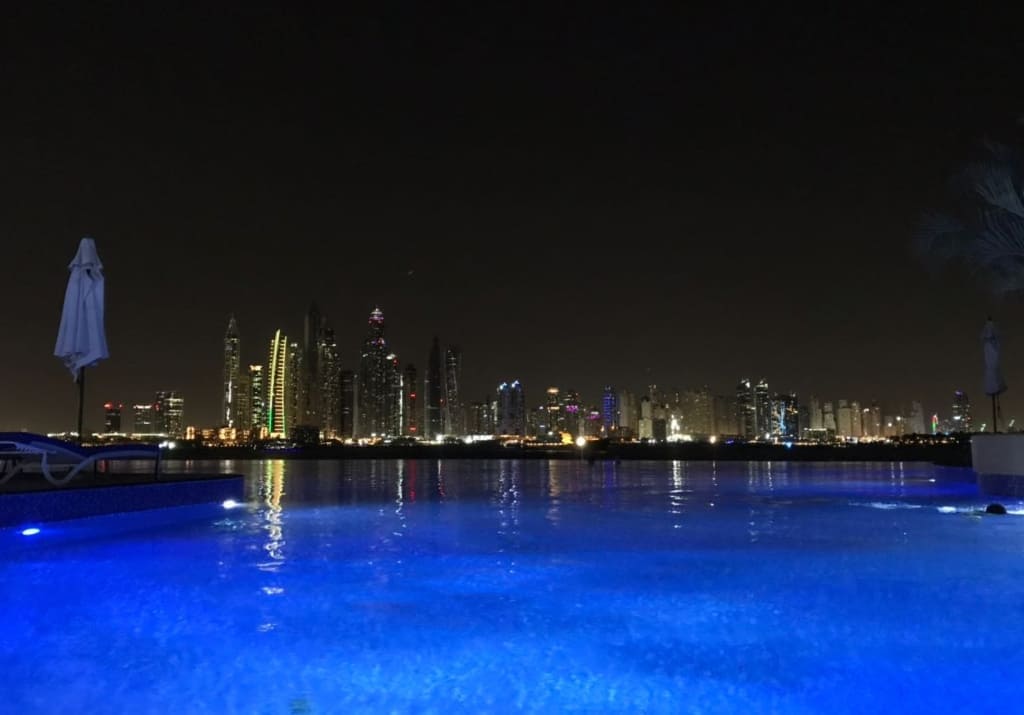 Infinity Pool Dukes Hotel Dubai