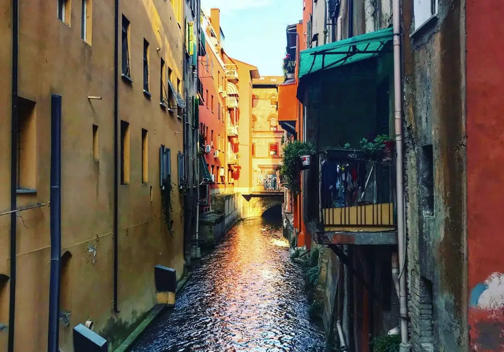 Bologna Finestrella di Via Piella Canale delle Moline