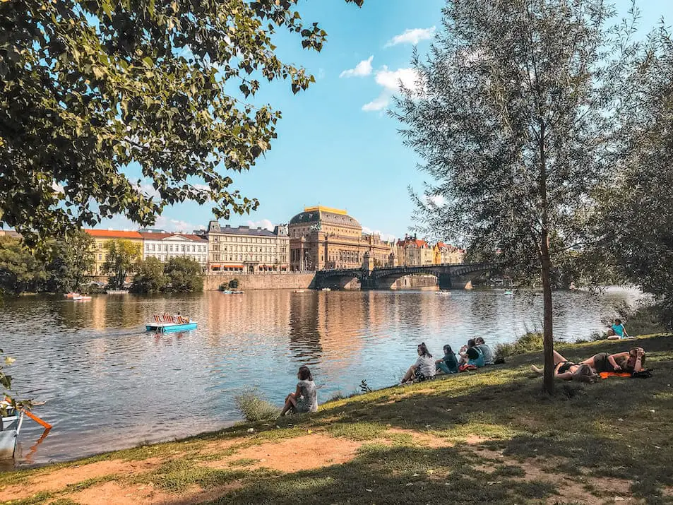 Prag Insel Moldau Blick auf Karlsbrücke