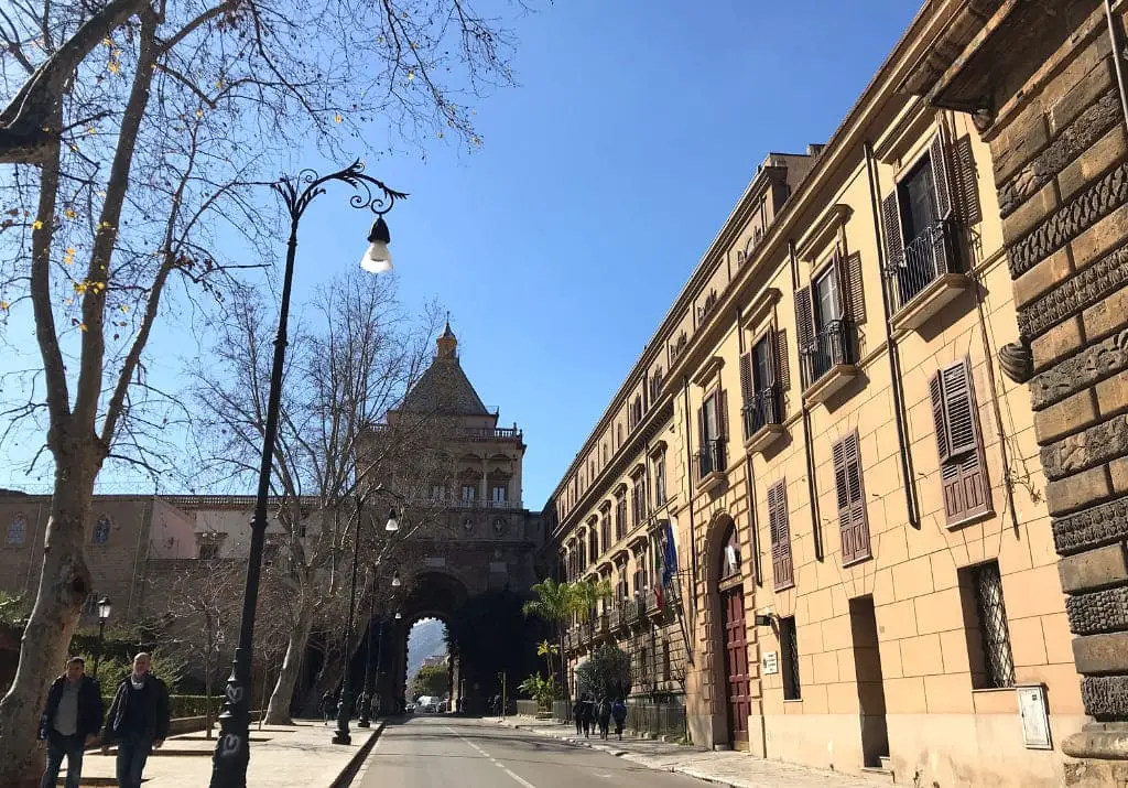 Palermo Reisebericht Sehenswürdigkeiten Porta Nuova Sizilien