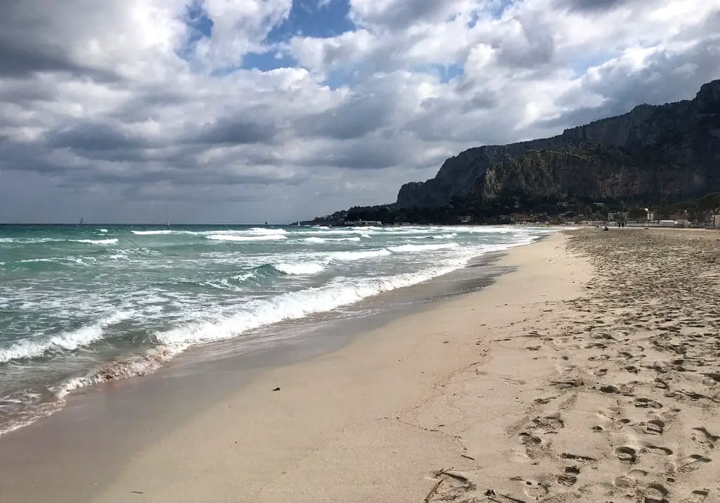 Palermo Reisebericht Sehenswürdigkeiten Mondello Beach Sizilien