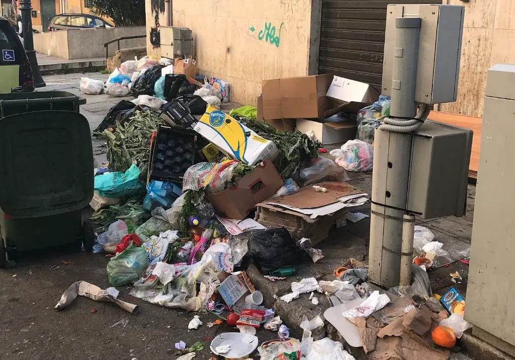 Palermo Reisebericht Sehenswürdigkeiten Sizilien Müll
