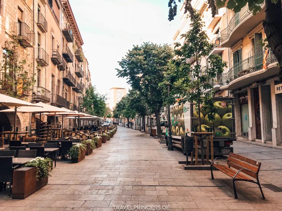 Girona Rambla de la Llibertat Sehenswürdigkeiten Restaurants Cafés Geschäfte Reisetipps Urlaub Städtetrip