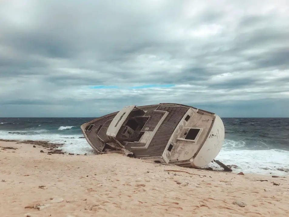 Klein Curaçao Reisebericht Schiffswrack Tanker Strand rau Sehenswürdigkeiten