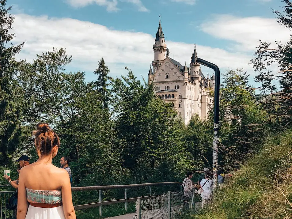 Aussicht Schloss Neuschwanstein Reisetipps Tipps voll Wanderweg