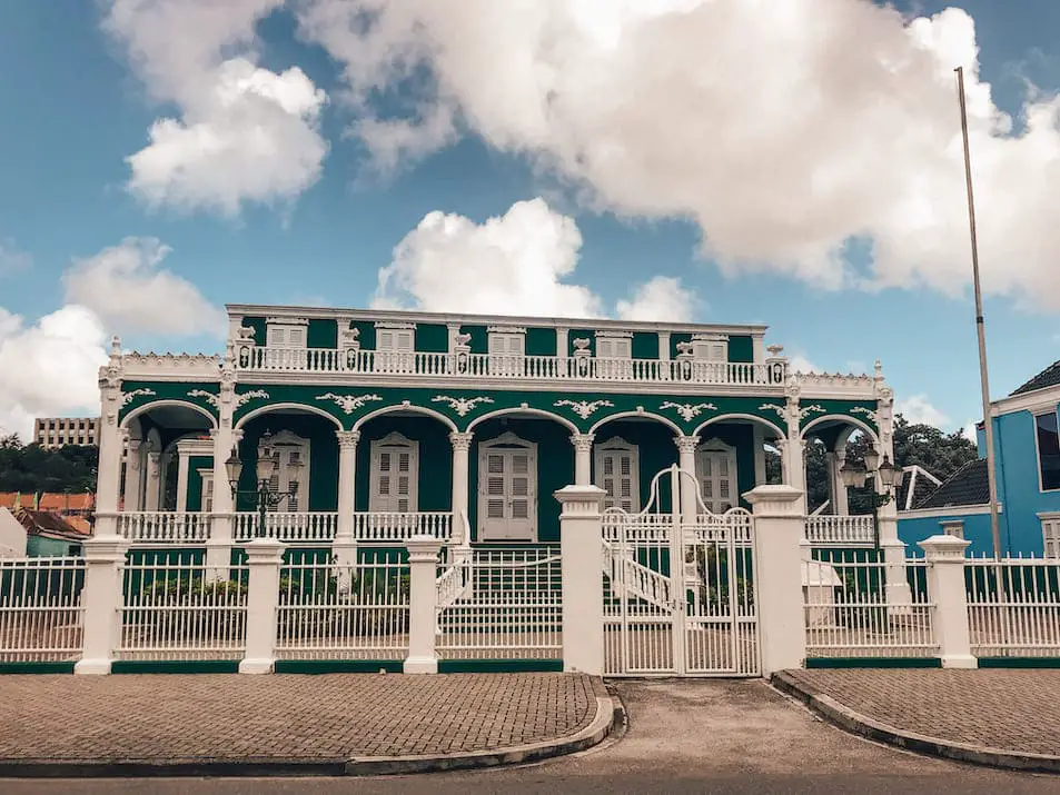 Willemstad Reisetipps Reisebericht Sehenswürdigkeiten Empfehlungen Auf eigene Faust Curaçao Wedding Cake House Adresse