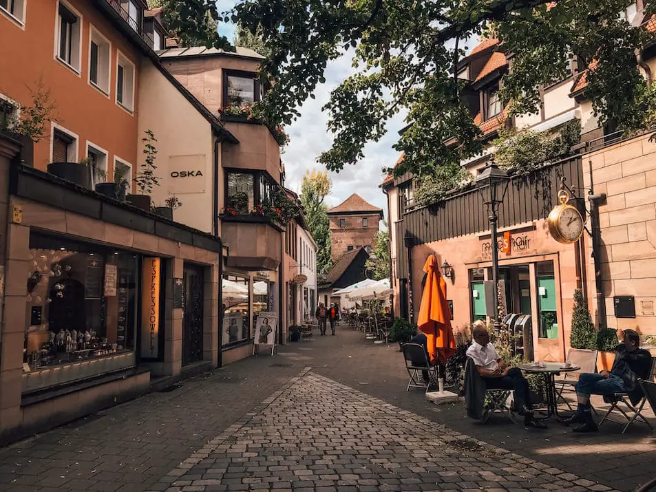 Trödelmarkt Trödelmarktinsel Nürnberg Reisetipps Sehenswürdigkeiten historische Meile