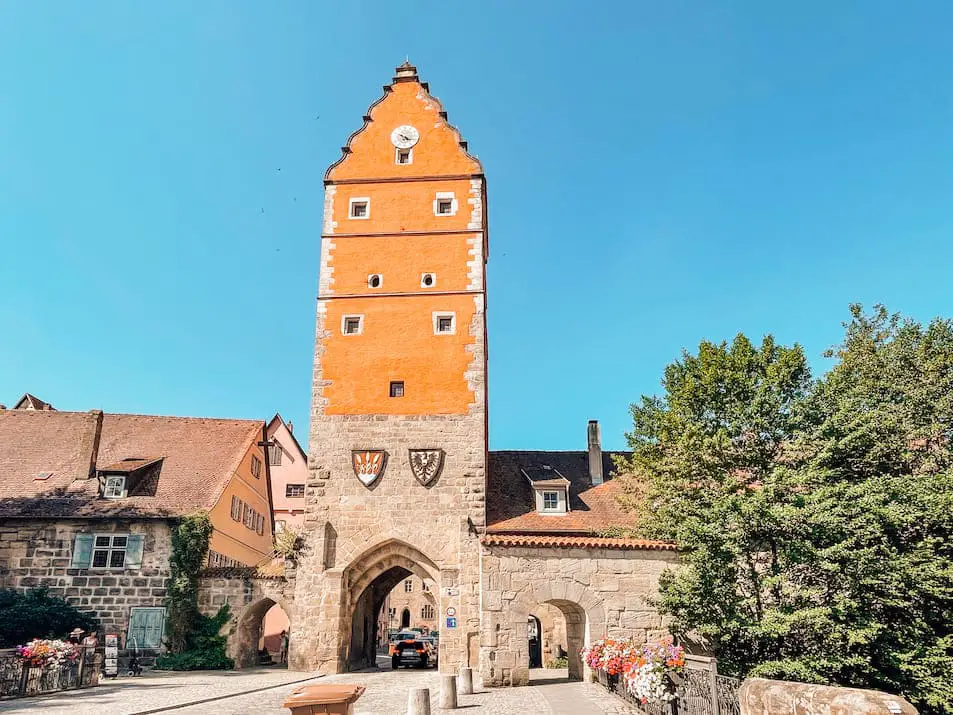 Stadtmauer Türme Dinkelsbühl Sehenswürdigkeiten Altstadt guterhalten Reisetipps Reiseführer Reiseblog Travelprincess