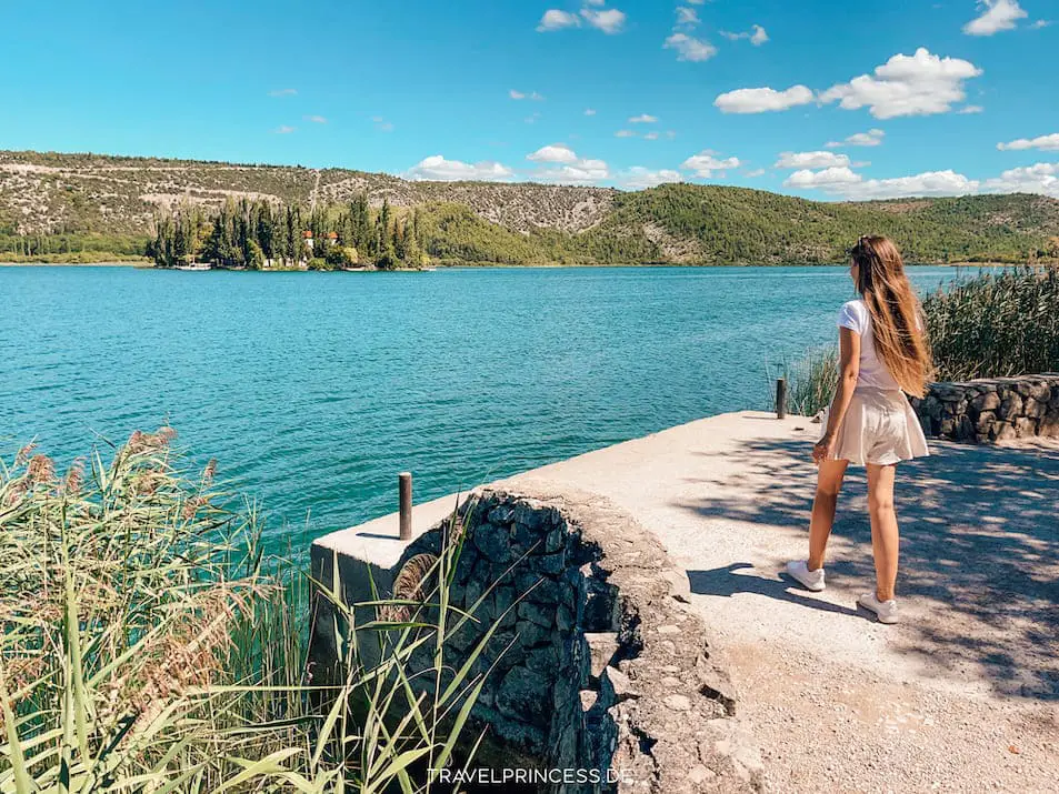 Insel Visovac Wasserfälle Kloster Reisetipps Kroatien Urlaub