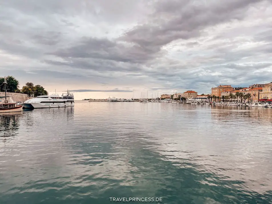 Kroatien Inselhopping Inseln Sehenswürdigkeiten Boot Fähre 