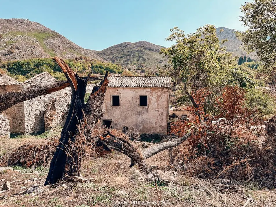 Highlights Griechenland Paleo Perithia verlassenes Dorf Lost Places Sehenswürdigkeiten
