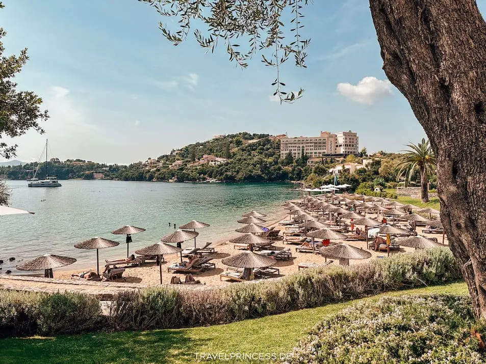 Strand, Pools und Wasseraktivitäten auf Kommeno Grecotel Costa Imperial Korfu Reisetipps Urlaub Griechenland Travelprincess Reiseblog
