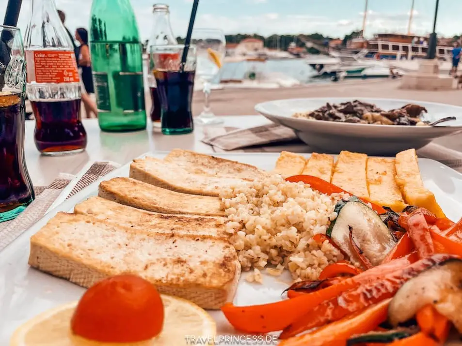 Essen Restaurants vegetarisch Krk Stadt Kroatien Urlaub Reisetipps Reisebericht Reiseblog