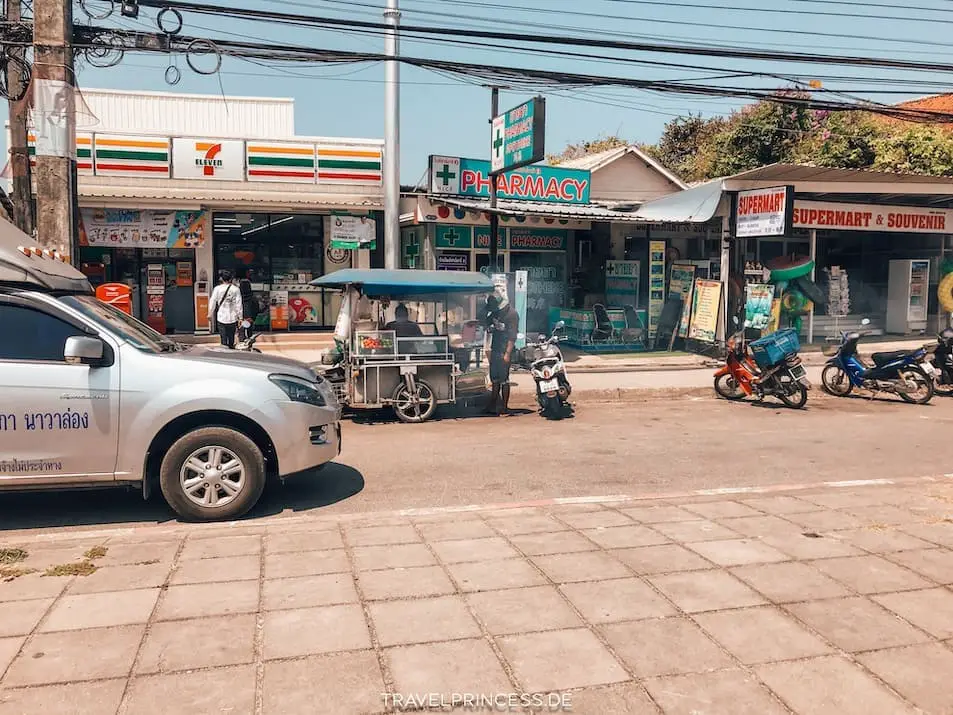 Unterwegs mobil Thailand Roller fahren Mietwagen Führerschein Internationaler Führerschein Polizei Tipps