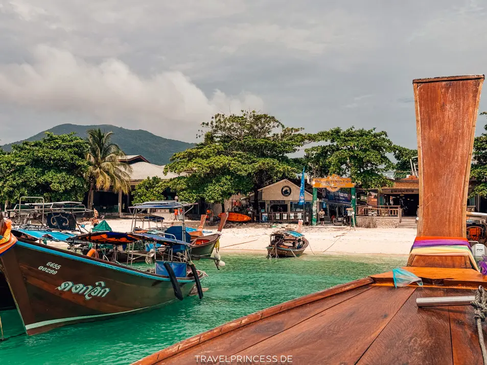 Koh Lipe Anreise Tipps Urlaub Travelprincess Reiseblog Fähre Boote Longtailboote Hafen Pattaya Beach