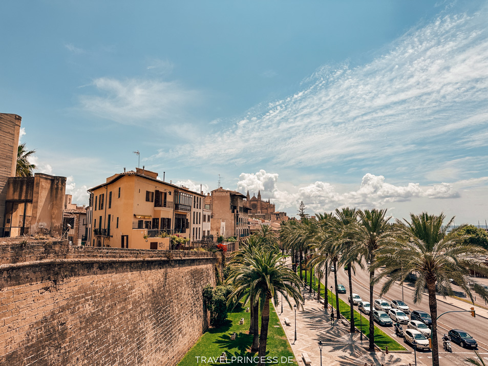 Es Baluard Museum Terrasse Ausblick Panorama Hafen Stadt Kathedrale Mallorca Tipps Reiseblog Travelprincess