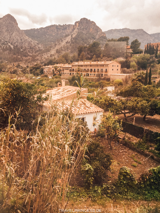 Bahnhof Ferrocarril de Sóller Tren de Sóller Eisenbahn roter Blitz Tipps Reiseblog Erfahrungen 