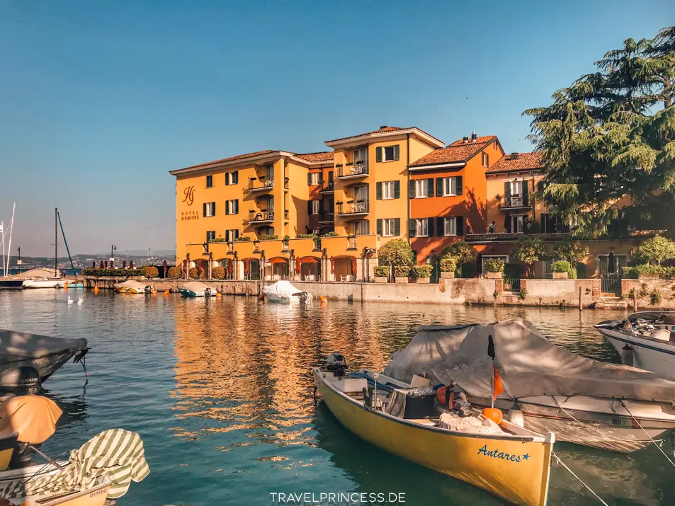 Sirmione Gardasee im Frühling Reisetipps Reiseblog Travelprincess Urlaub Italien