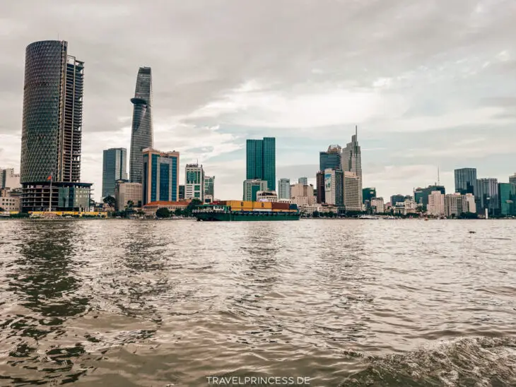 Flussfahrt Bootsfahrt Schiff Saigon River Vietnam Reiseblog Travelprincess Highlights Sehenswürdigkeiten Reiseführer