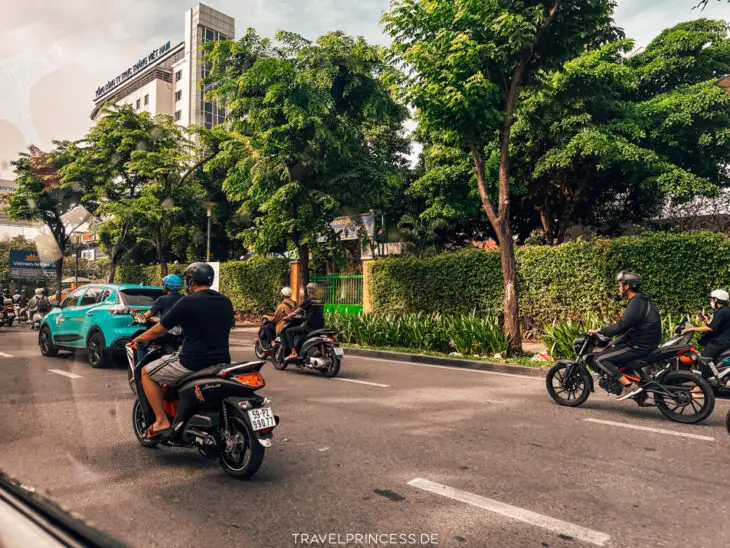 Grab Vietnam Verkehr City Stadt Erfahrungen Roller fahren Reiseblog Travelprincess