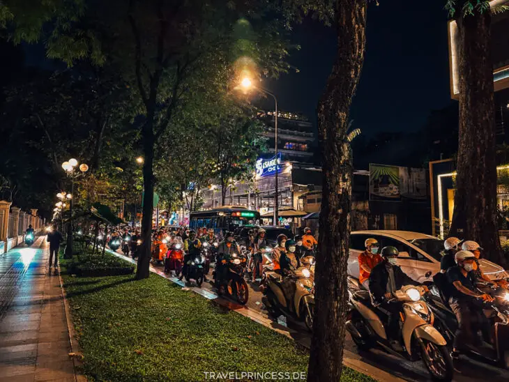Grab Vietnam Verkehr City Stadt Erfahrungen Roller fahren Reiseblog Travelprincess