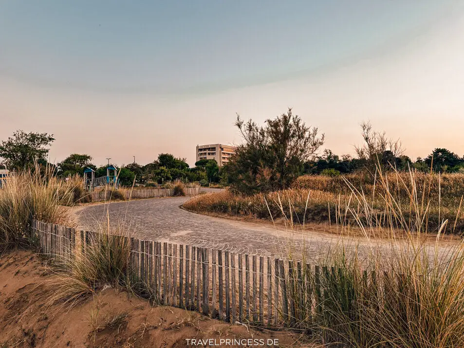 Küstenradweg Bibione am Meer Fahrrad fahren Fahrrad leihen Italien Reisebericht Highlights Sehenswürdigkeiten Faro di Bibione Leuchtturm von Bibione Reiseblog Travelprincess Italien