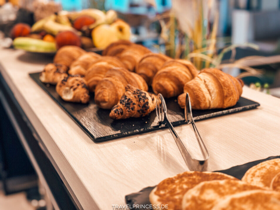 Frühstück Hotel am See Gardasee Reiseblog Buffet Reisetipps Erfahrungen Hoteltipp Geheimtipp Travelprincess Reisebericht