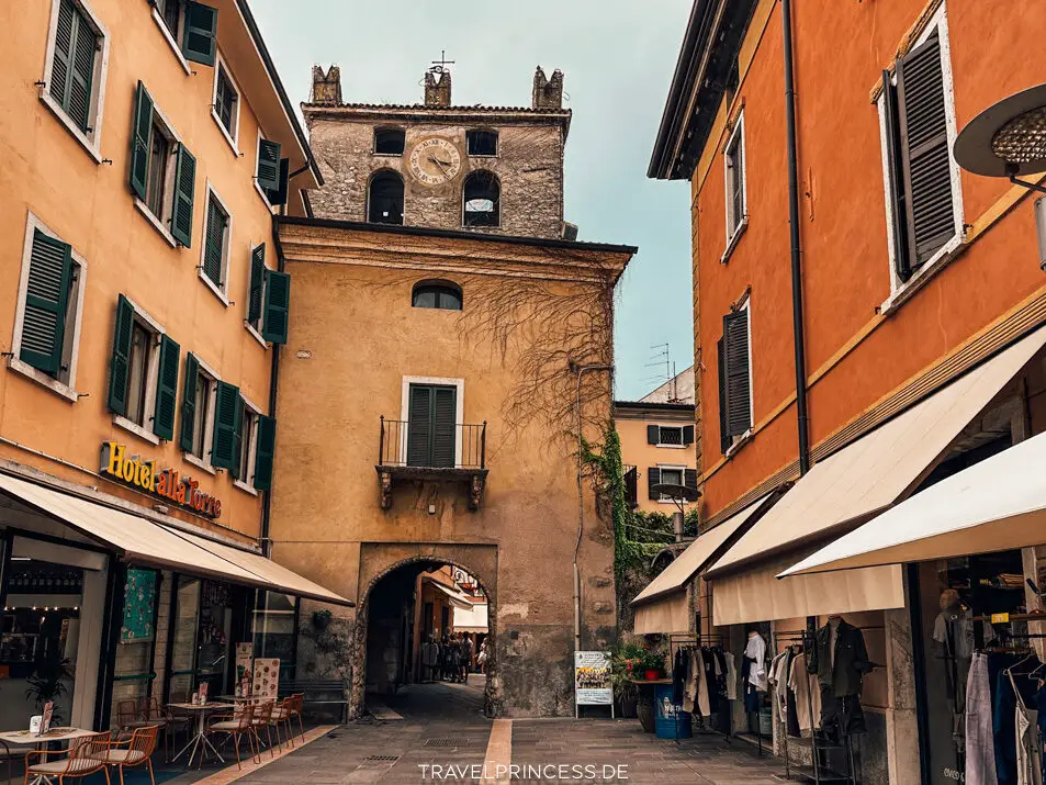 Torre dell’Orologio Garda Reisetipps Reisebericht Travelprincess Gardasee Reiseblog Tipps Geheimtipps Urlaub Hotels