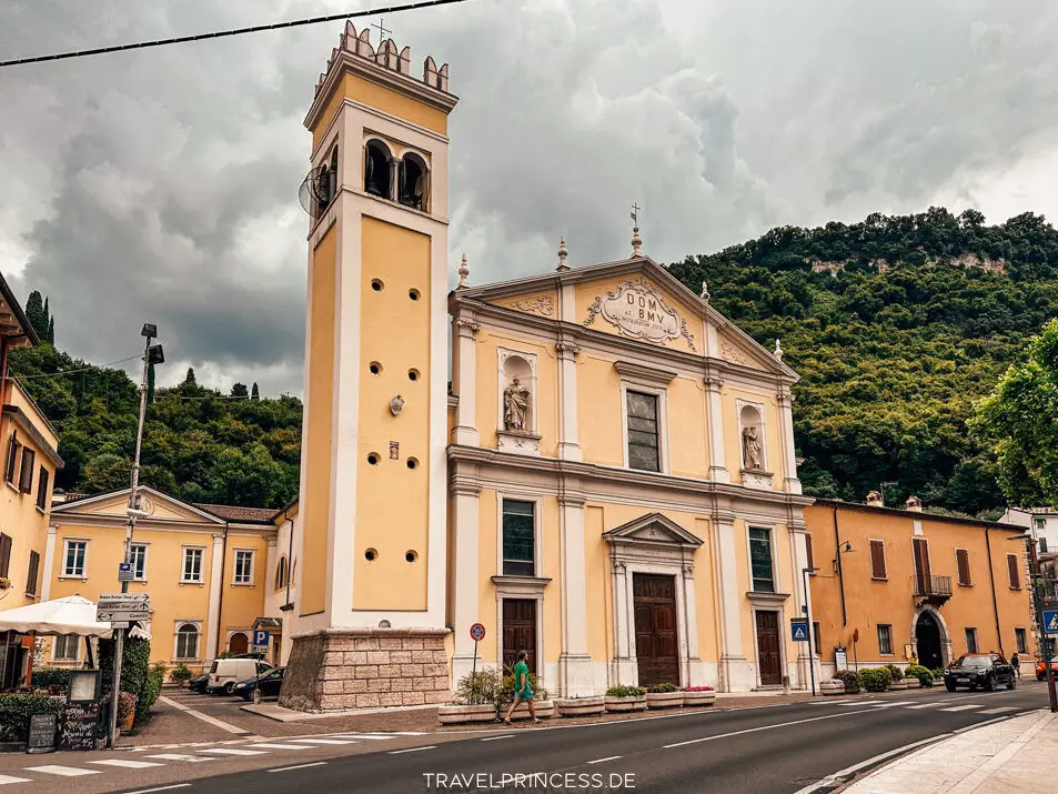Pfarrkirche Santa Maria Assunta Garda Reisetipps Reisebericht Travelprincess Gardasee Reiseblog Tipps Geheimtipps Urlaub Hotels