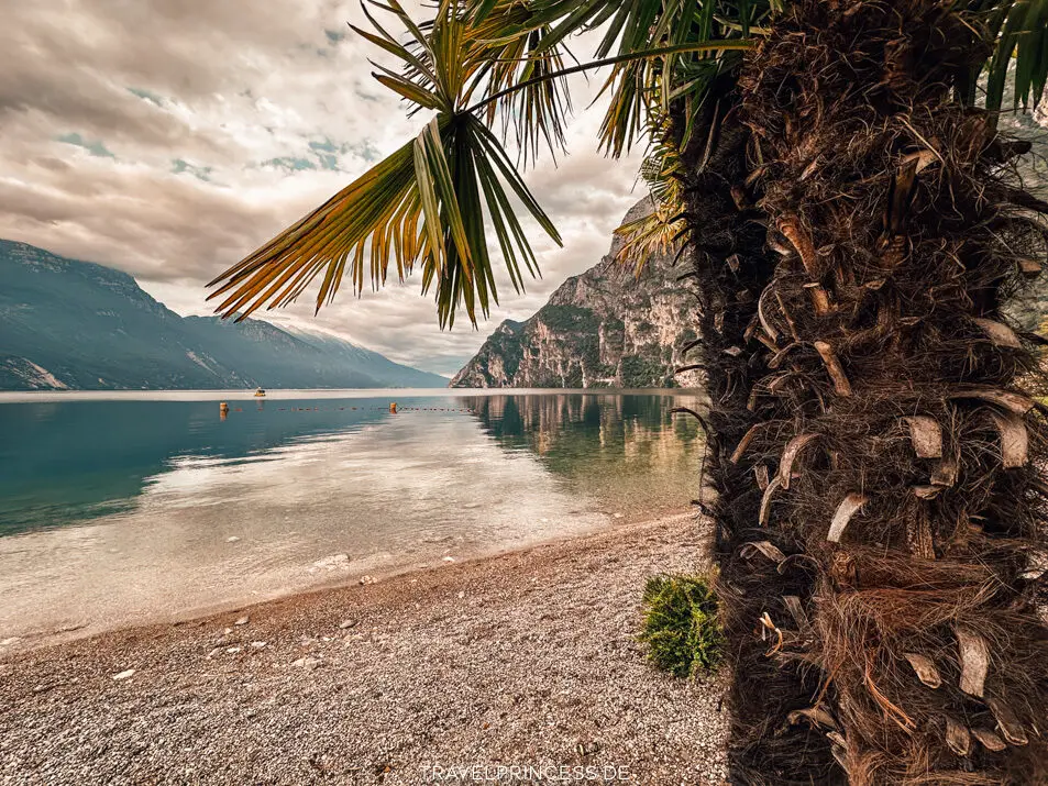 Strand Spiaggia Sabbioni - Riva del Garda Urlaub Baden Strände Kies Sand Gardasee Reiseblog Travelprincess Erfahrungen Reisebericht Reisetipps