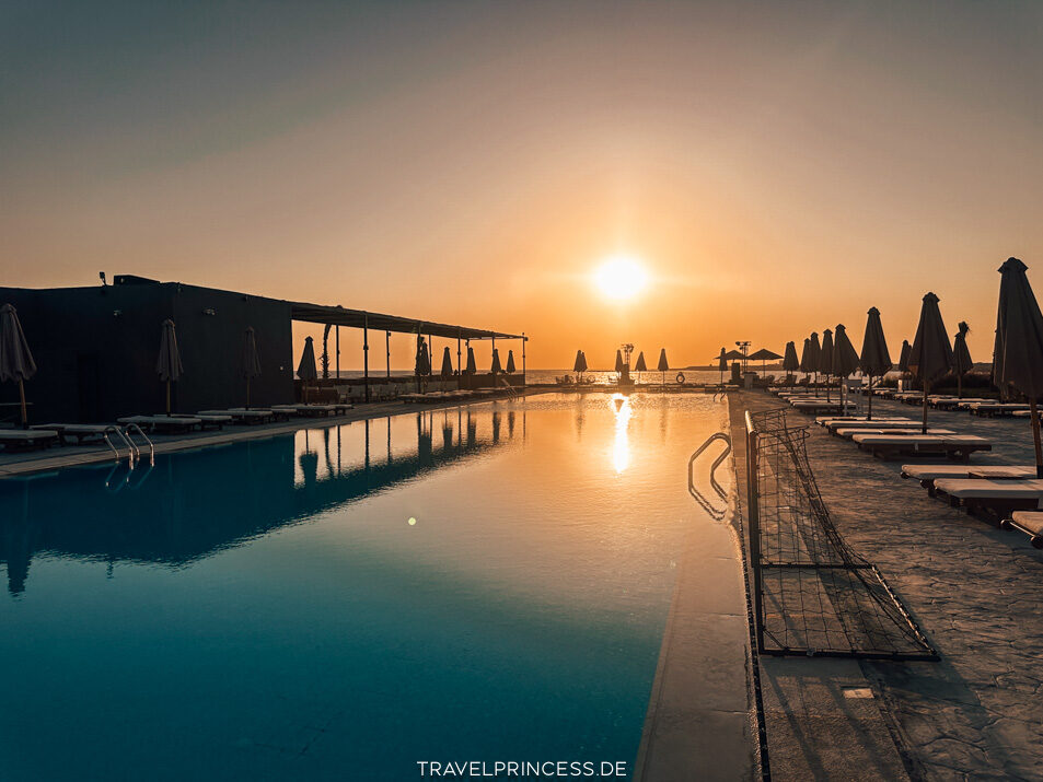 Pool Hauptpool Animation Liegen Schirme Sentido Naga Bay Erfahrungen Reiseblog Travelprincess Ägypten