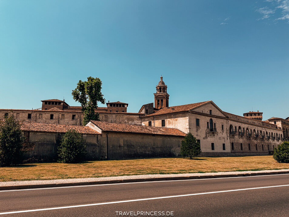 Piazza Virgiliana Parco della Scienza Reiseblog Italien Travelprincess Reisebericht