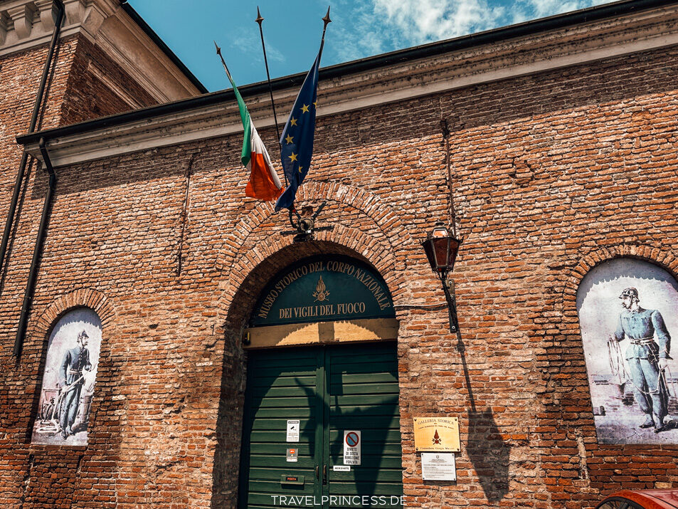 Chiesa di San Francesco, die klassizistische San Sebastiano Kirche, Museo di Palazzo d’Arco, National Gallery of Historical Collections Italien Reisebericht Sehenswürdigkeiten Highlights Gardasee Ausflug Region Travelprincess Reiseblog
