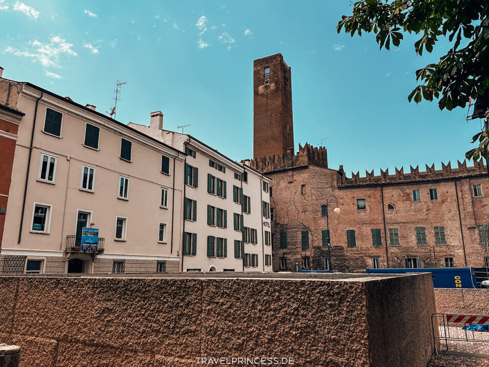 Piazza Sordello und Palazzo Ducale Sehenswürdigkeiten Mantua Highlights Travelprincess Reiseblog Gardasee 