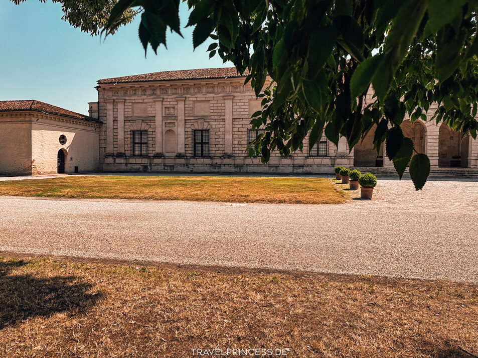 Palazzo del Te Italien Lago di Mezzo Reisebericht Reisetipps Italien Travelprincess Reiseblog