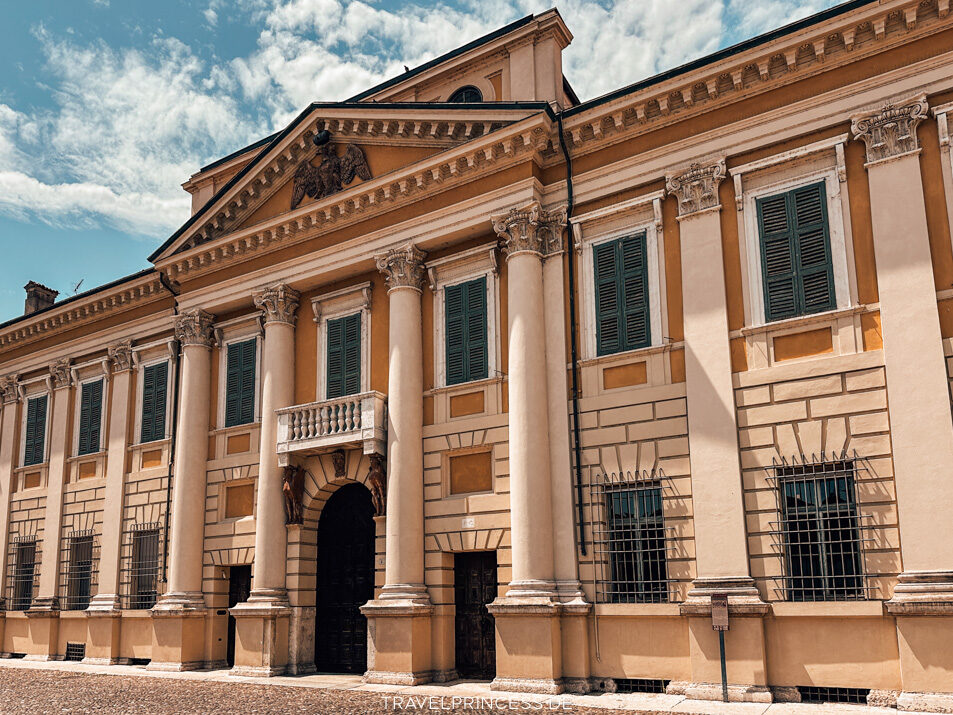 Chiesa di San Francesco, die klassizistische San Sebastiano Kirche, Museo di Palazzo d’Arco, National Gallery of Historical Collections Italien Reisebericht Sehenswürdigkeiten Highlights Gardasee Ausflug Region Travelprincess Reiseblog