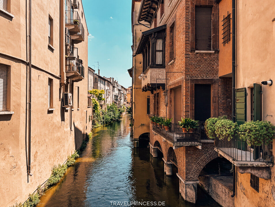 Loggia delle Pescherie di Giulio Romano Mantua Sehenswürdigkeiten Reisetipps Erfahrungen Travelprincess Reiseblog Reiseführer Reisebericht Tipps Italien