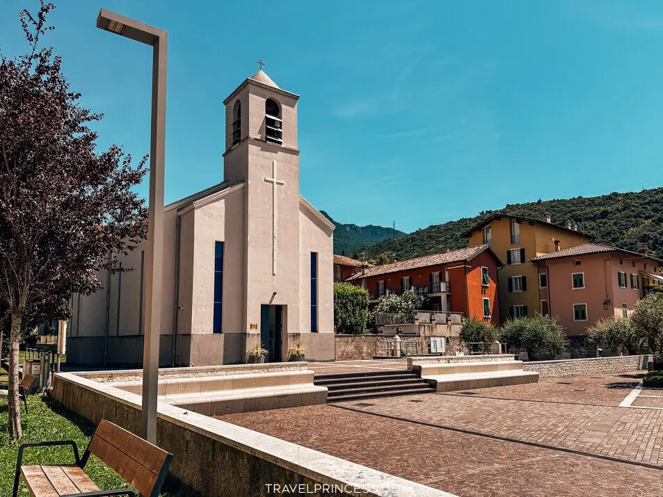 Chiesa di Santa Maria al Lago Torbole Torbole Zentrum Stadt Gardasee Reiseblog Travelprincess