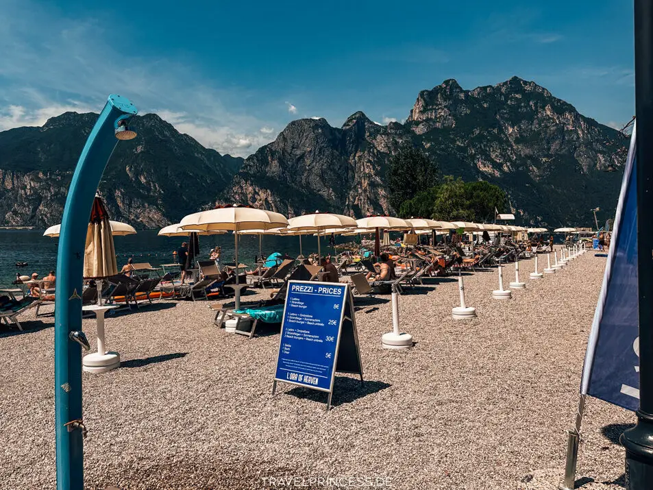 Torbole Baden Gardasee Reiseblog Travelprincess Reisetipps Nordufer Kiesstrand Urlaub 