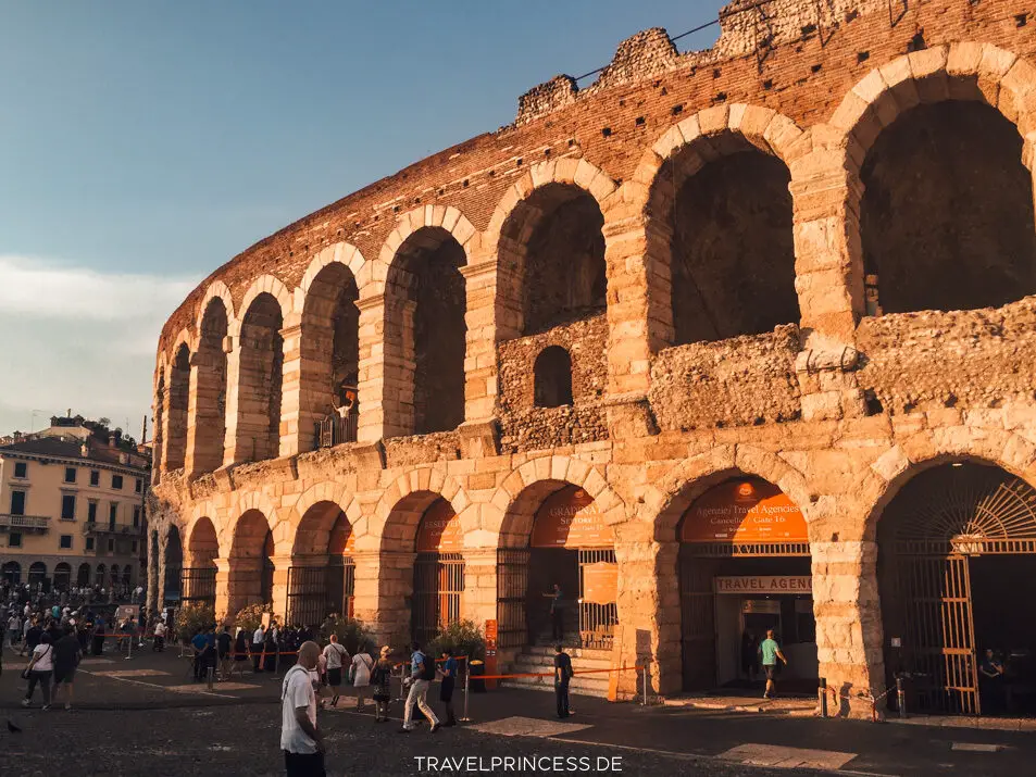 Verona Ausflugstipps Gardasee lohnt es sich Romeo und Julia Balkon Arena di Verona Travelprincess Reiseblog Ponte Scaligero Castelvecchio