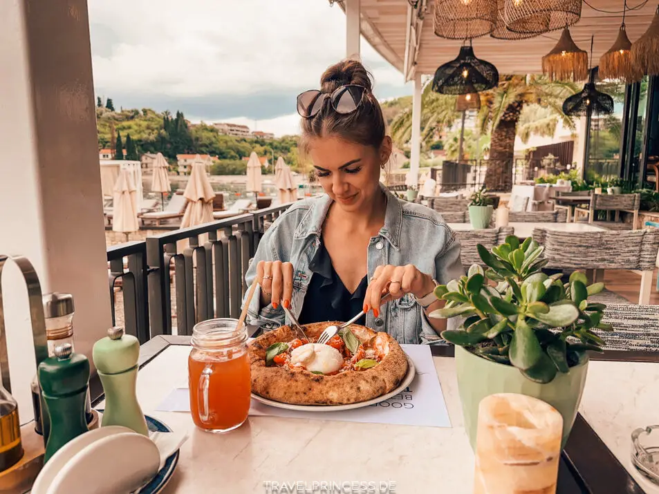 Casa del Mare Mediterraneo Montenegro Bucht von Kotor Reisetipps Hotels Unterkunft Wellness privater Strand Hotel am Meer Bucht Reiseblog Travelprincess
