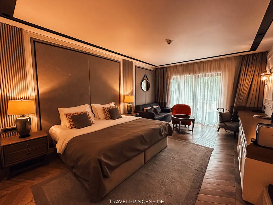 Zimmer Suiten Casa del Mare Mediterraneo Montenegro Bucht von Kotor Spa Wellness Indoorpool Boutique Hotel Reisetipps Hotels Unterkunft Wellness privater Strand Hotel am Meer Bucht Reiseblog Travelprincess