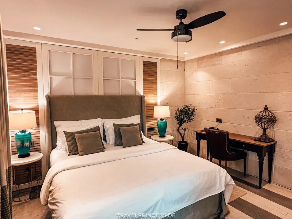 Zimmer Suiten Casa del Mare Mediterraneo Montenegro Bucht von Kotor Spa Wellness Indoorpool Boutique Hotel Reisetipps Hotels Unterkunft Wellness privater Strand Hotel am Meer Bucht Reiseblog Travelprincess