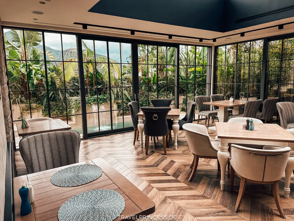 Design Casa del Mare Mediterraneo Montenegro Bucht von Kotor Spa Wellness Indoorpool Boutique Hotel Reisetipps Hotels Unterkunft Wellness privater Strand Hotel am Meer Bucht Reiseblog Travelprincess