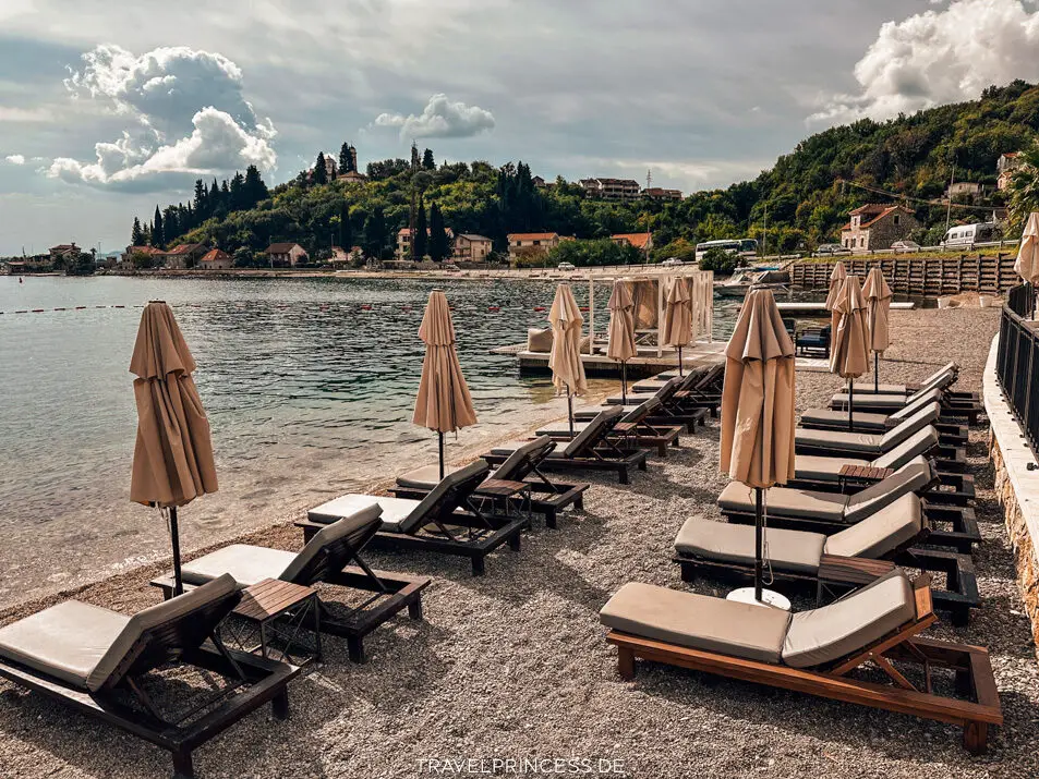 Bocasa Beach Montenegro Boutique Luxus Hotel Bucht von Kotor Spa Wellness Indoorpool Boutique Hotel Reisetipps Hotels Unterkunft Wellness privater Strand Hotel am Meer Bucht Reiseblog Travelprincess