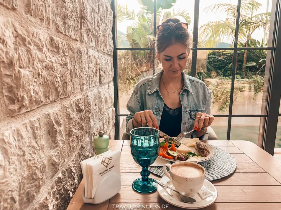 Casa del Mare Mediterraneo Montenegro Bucht von Kotor Reisetipps Hotels Unterkunft Wellness privater Strand Hotel am Meer Bucht Reiseblog Travelprincess