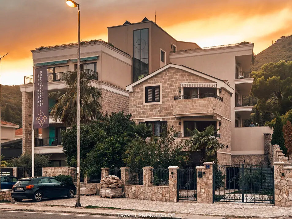 Casa del Mare Mediterraneo Montenegro Bucht von Kotor Reisetipps Hotels Unterkunft Wellness privater Strand Hotel am Meer Bucht Reiseblog Travelprincess