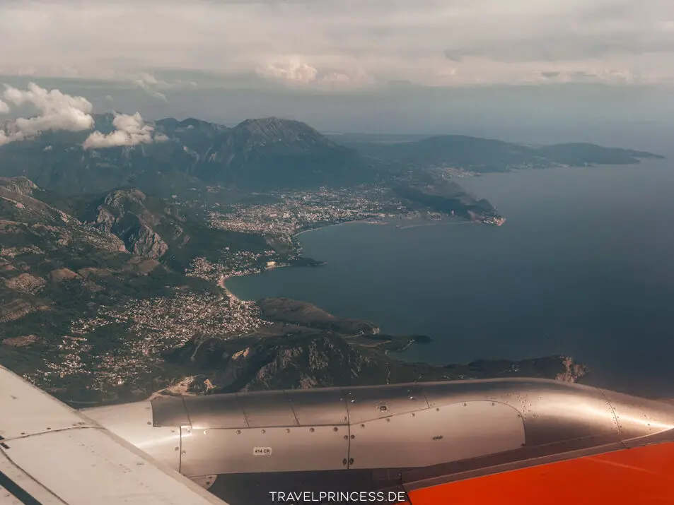 Anreise Auto Flugzeug Direktflüge Deutschland Montenegro Bucht von Kotor Spa Wellness Indoorpool Boutique Hotel Reisetipps Hotels Unterkunft Wellness privater Strand Hotel am Meer Bucht Reiseblog Travelprincess